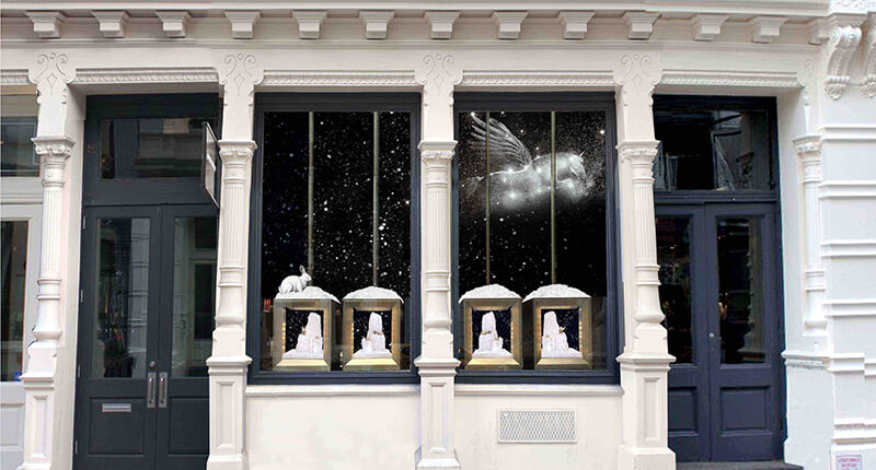 A photograph of David Yurman's 'Star Dreaming' holiday window display. Image credit: David Yurman